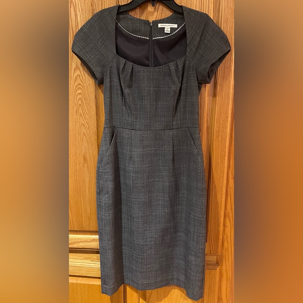 Banana Republic Grey Glen Plaid Wool Classic Career Business Pencil Dress Size 0
